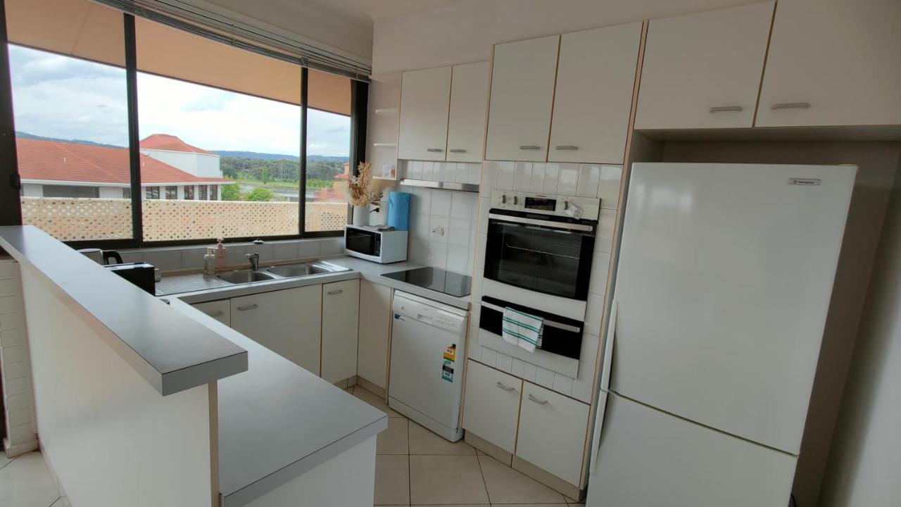 Short #07 - Sleeps 6 Apartment *
