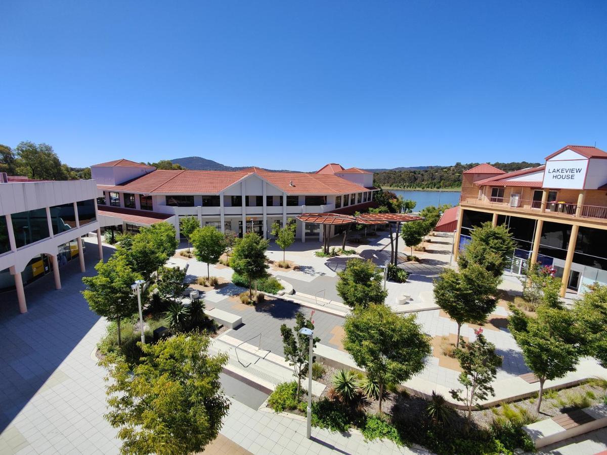 Short #07 - Sleeps 6 Apartment Tuggeranong