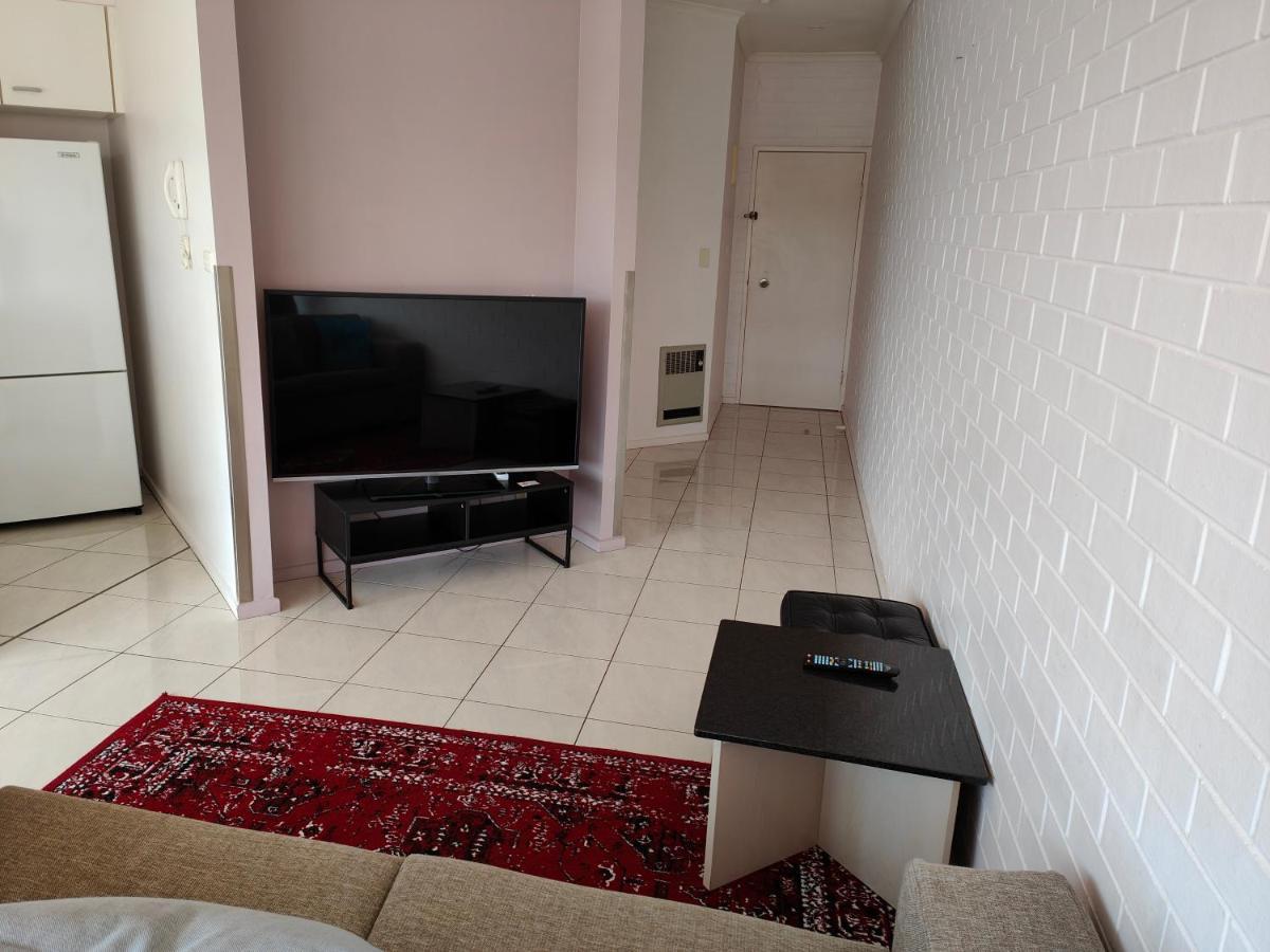 Short #07 - Sleeps 6 Tuggeranong